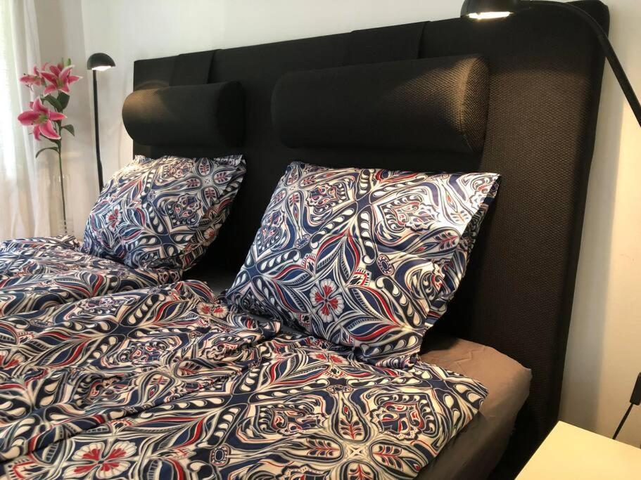 Lilla Huset Med Stor Traedgardstomt Naera Golf Och Hav Villa Trosa Exterior foto