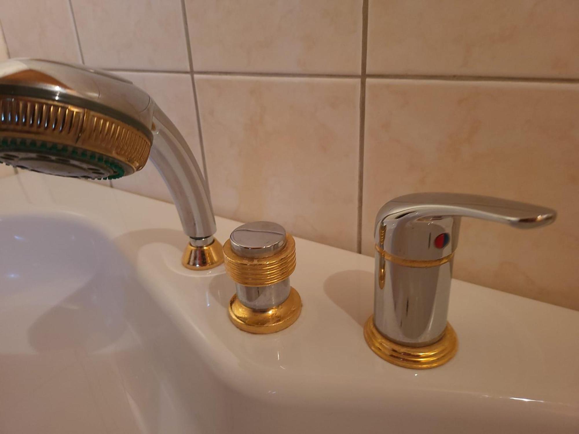 Lilla Huset Med Stor Traedgardstomt Naera Golf Och Hav Villa Trosa Exterior foto