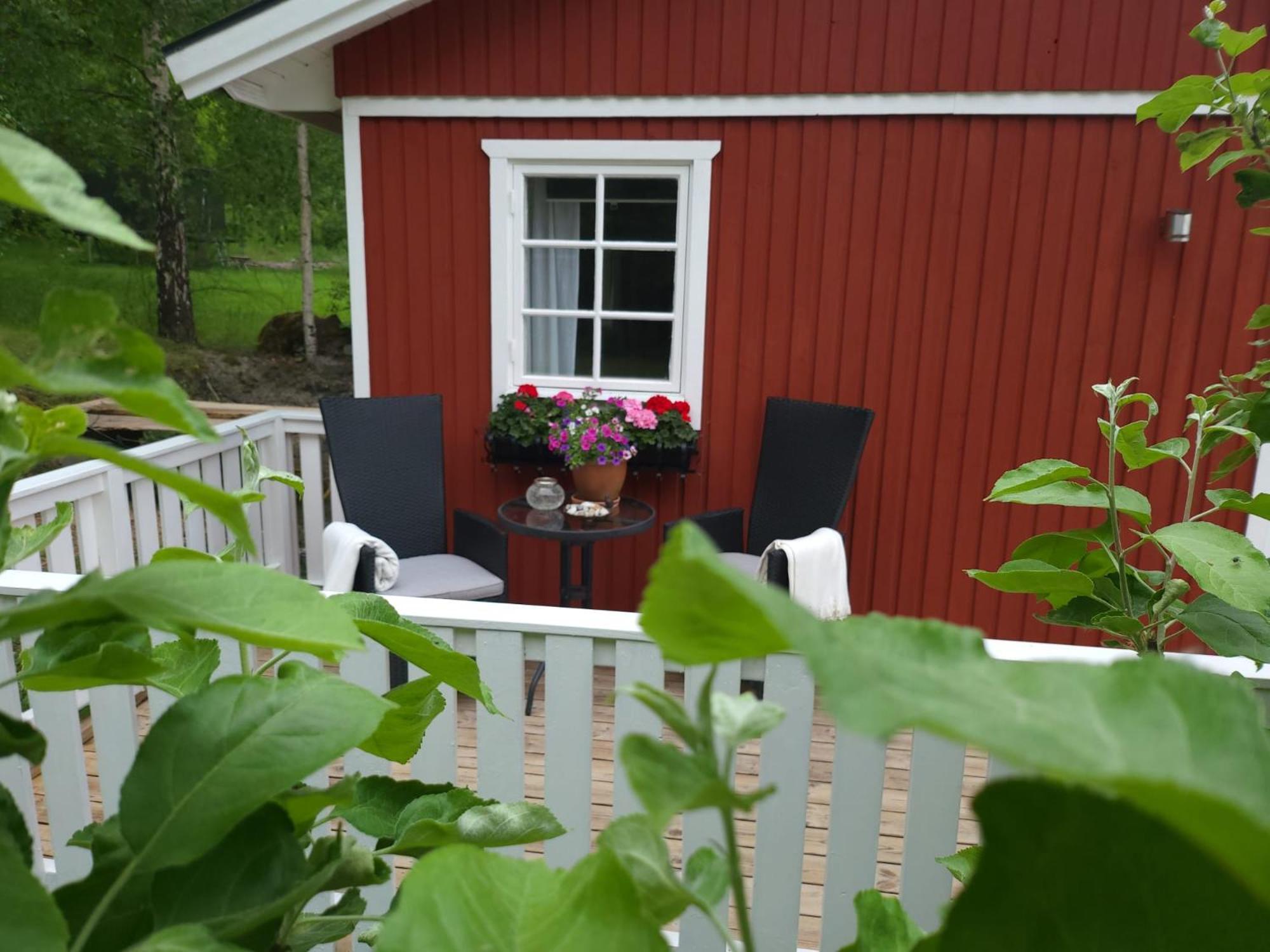 Lilla Huset Med Stor Traedgardstomt Naera Golf Och Hav Villa Trosa Exterior foto