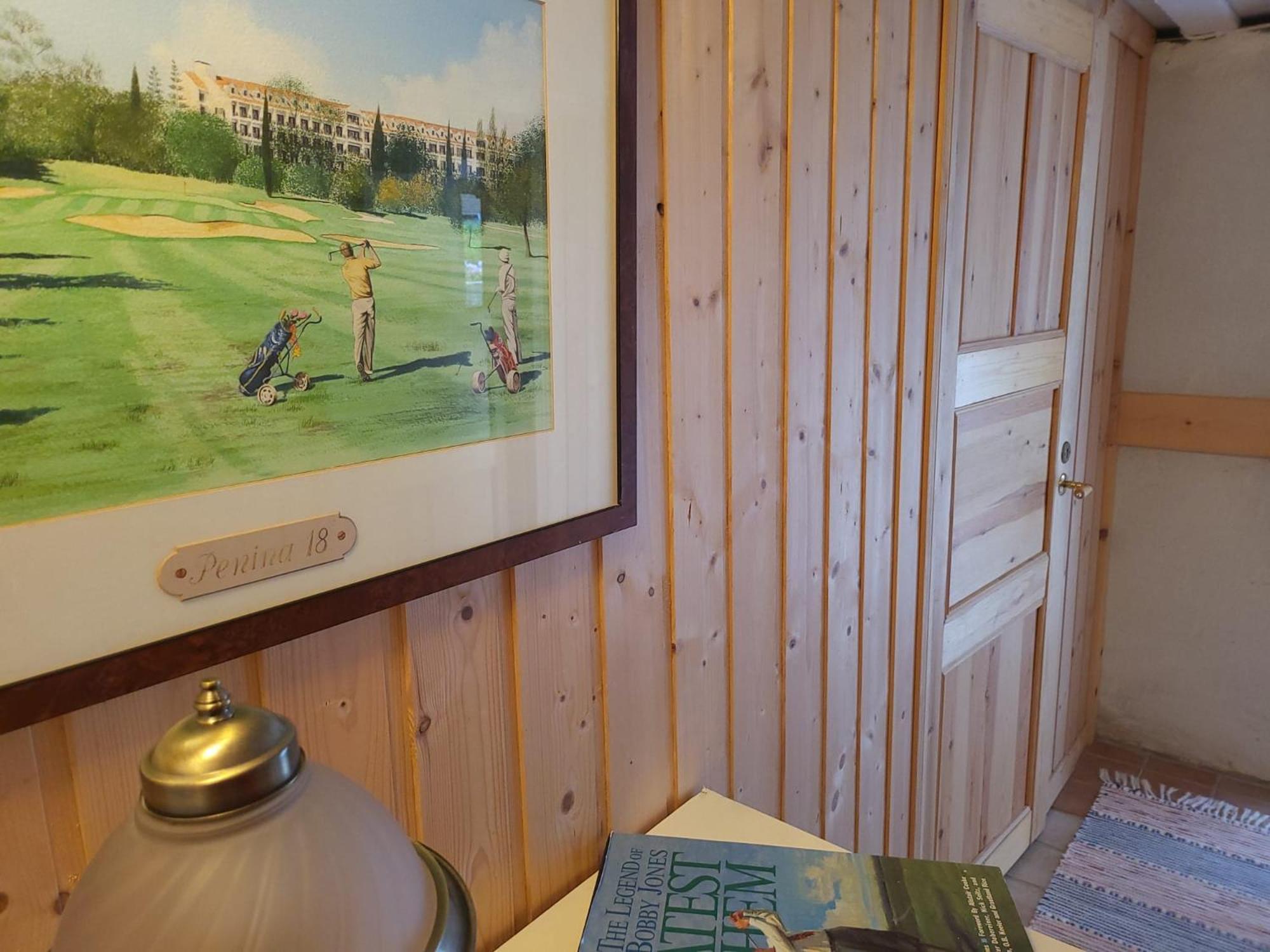 Lilla Huset Med Stor Traedgardstomt Naera Golf Och Hav Villa Trosa Exterior foto