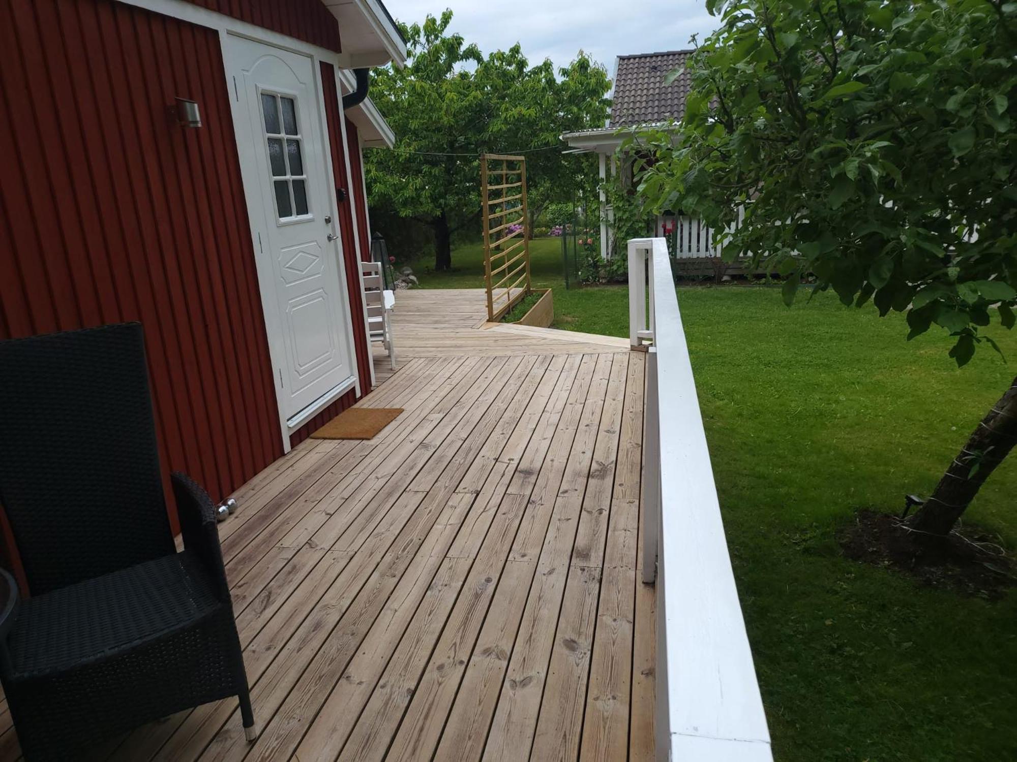 Lilla Huset Med Stor Traedgardstomt Naera Golf Och Hav Villa Trosa Exterior foto