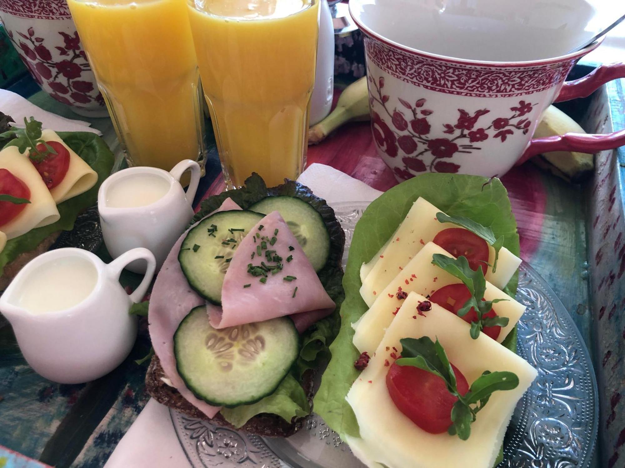 Lilla Huset Med Stor Traedgardstomt Naera Golf Och Hav Villa Trosa Exterior foto